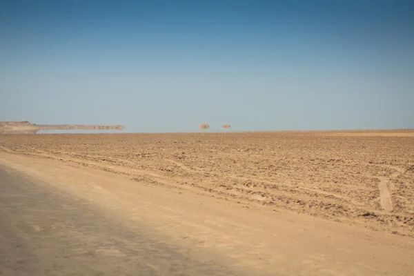 Dunes de sable du désert du Sahara près d'Ong Jemel à Tozeur, Tunisie . — Photo