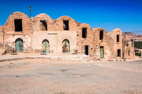 Típico ksar tunecino del pueblo de Medenine — Foto de Stock