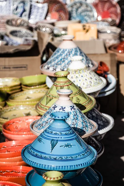 Tajines en el mercado, Marrakech, Marruecos — Foto de Stock