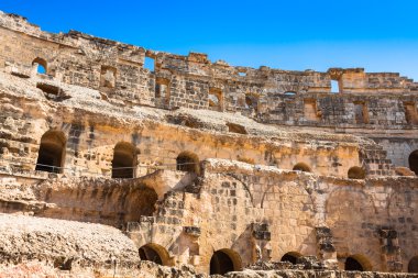 Kuzey Afrika'da en büyük colosseum kalıntıları. El Jem, Tunisi
