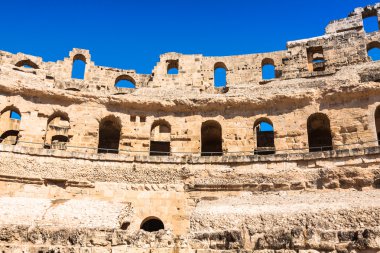 Kuzey Afrika'da en büyük colosseum kalıntıları. El Jem, Tunisi