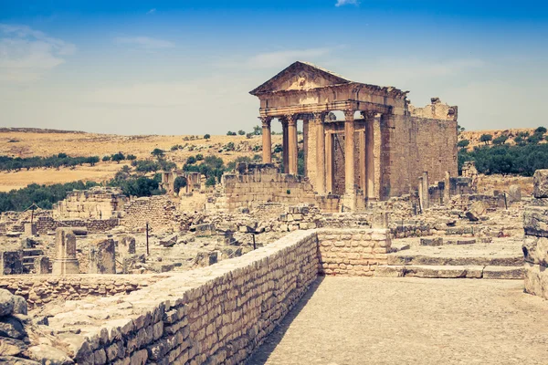 Dougga, Roman Ruins: A Unesco World Heritage Site in Tunisia — Stock Photo, Image