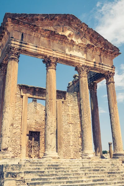 Reste de la ville romaine de Dougga avec le Capitole, Tunisie — Photo