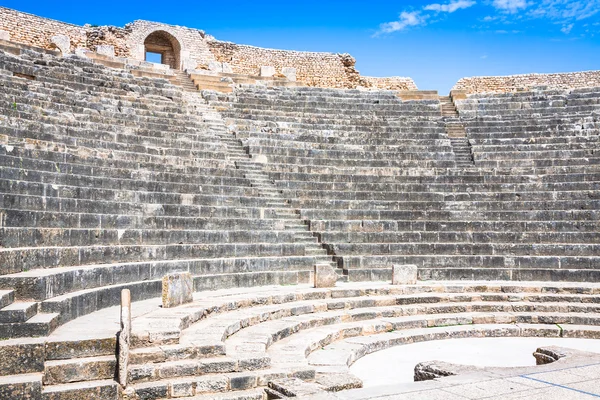 Resto de la ciudad romana de Dougga con el Capitolio, Túnez — Foto de Stock