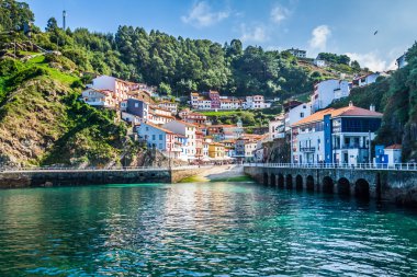 Cudillero, Asturias 'taki balıkçı köyü (İspanya)