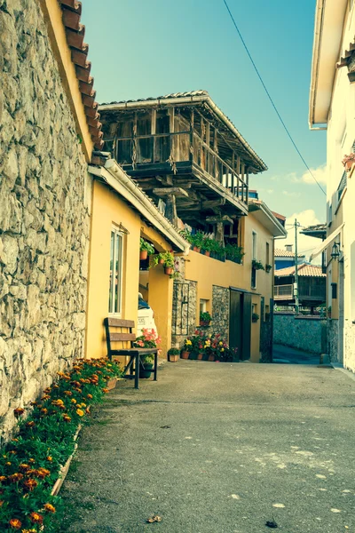 Pravia, altes Holzgebäude, das als Scheune genutzt wurde. asturien, spanien — Stockfoto