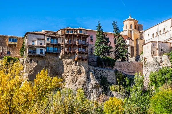 Häuser hingen in Cuenca, Spanien — Stockfoto