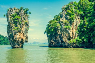 James Bond Adası, Tayland'daki Phang Nga Körfezi kayada Tapu Ko