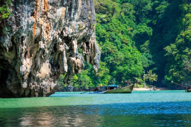 iri kalker uçurum phang nga körfezindeki Tayland