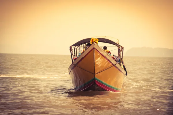 Tradiční thajská loď, Thajsko, phuket — Stock fotografie