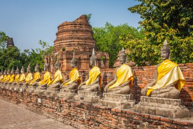 Hizalanmış Buda heykelleri, Wat Yai Chaimongkol Ayutthaya Bangkok 