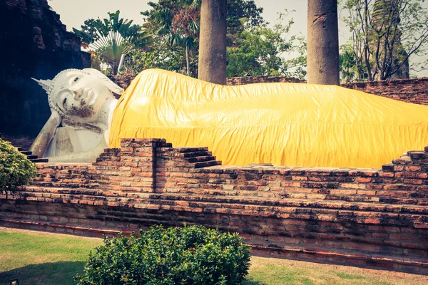 Bouddha couché, Wat Yai Chai Mongkol, Ayutthaya, Thaïlande . — Photo