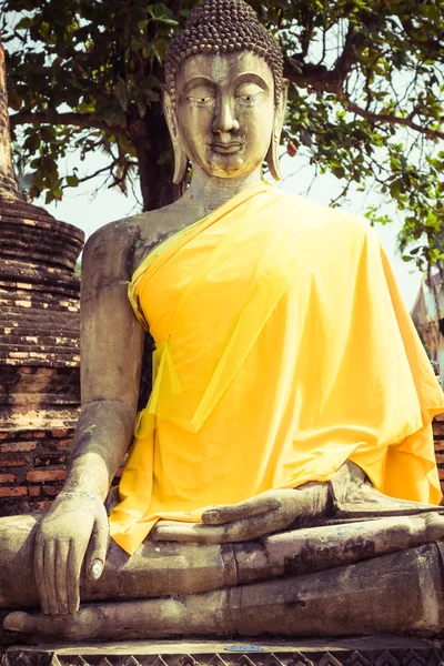 Buddha antico a Wat Yai Chaimongkol, Ayutthaya — Foto Stock