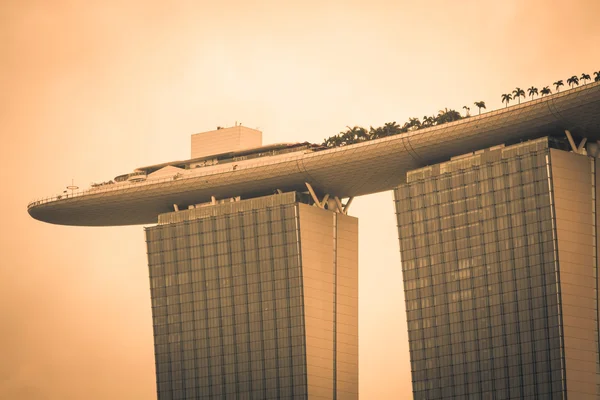 Сингапур, 20 декабря 2013 года: The Marina Bay Sands Resort Hotel — стоковое фото