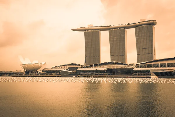 Singapore,December 20,2013:The Marina Bay Sands Resort Hotel — Stock Photo, Image