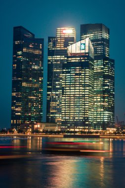 Singapur, Aralık 20,2013: gece şehir manzarası görünümünü