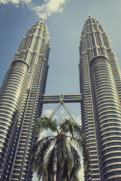 Kuala Lumpur,Malaysia,December 18,2013:Petronas Twin Towers, Kua — Stock Photo, Image