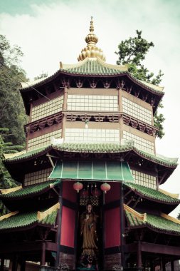 Guan Yin pagoda yerde kaplan mağara Tapınağı (Wat Tham Suea). K