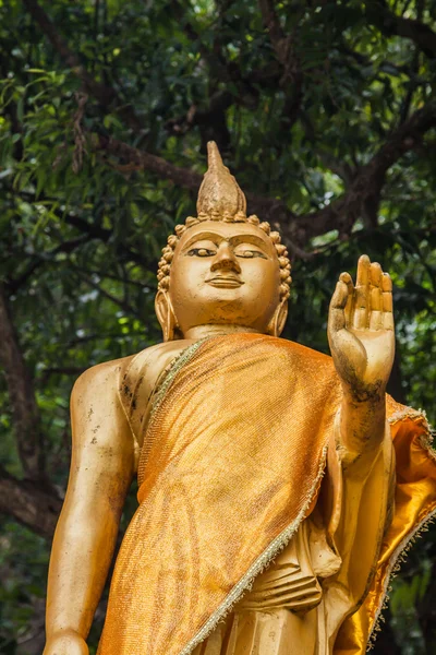 Standbeeld van Boeddha in Krabi, Thailand — Stockfoto