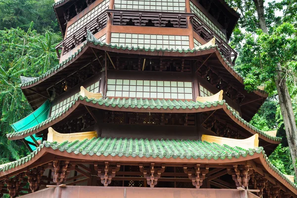 Guan Yin pagode in plaats van Tiger Cave Tempel (Wat Tham Suea). K — Stockfoto