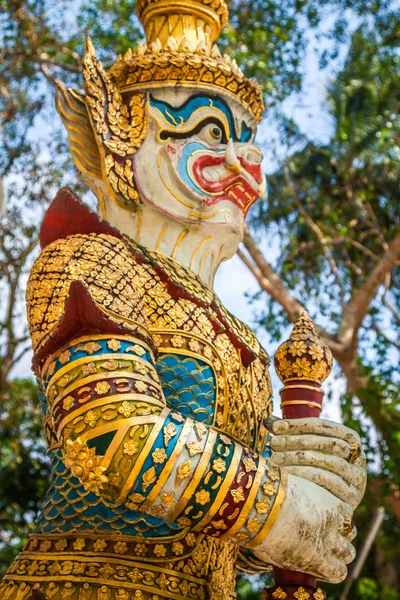 Templo gigante en Tailandia — Foto de Stock