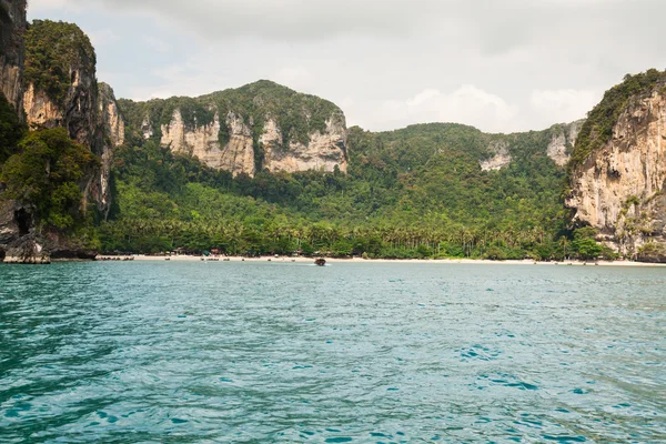 Skały Ao Nang, Prowincja Krabi, Tajlandia — Zdjęcie stockowe