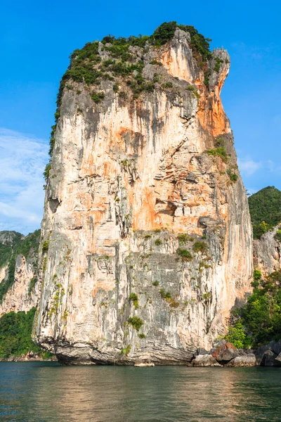 Rochas de Ao Nang, província de Krabi, Tailândia — Fotografia de Stock