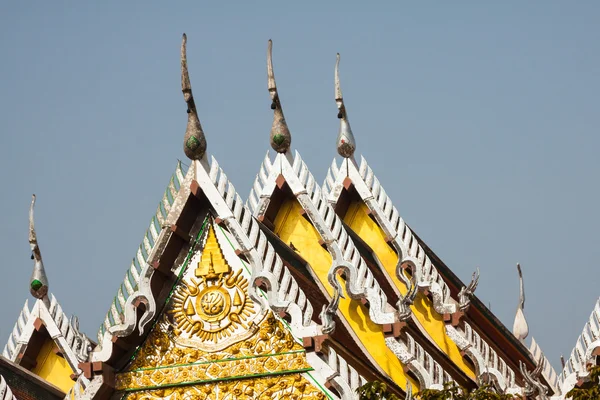 Partie supérieure de l'architecture traditionnelle de style thaïlandais — Photo