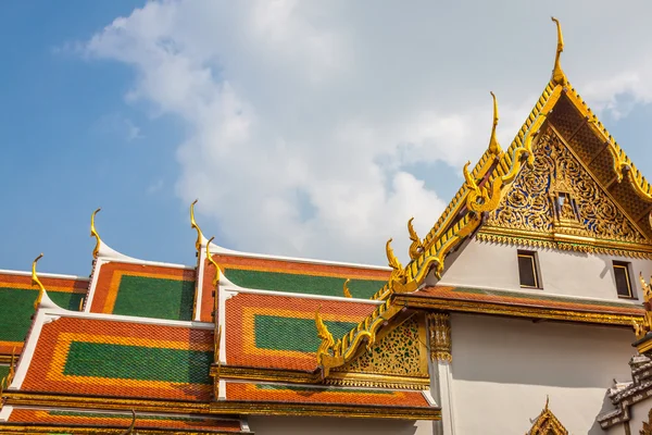 Toit de Wat Phra Kaew, Temple du Bouddha Émeraude, Bangkok, Th — Photo