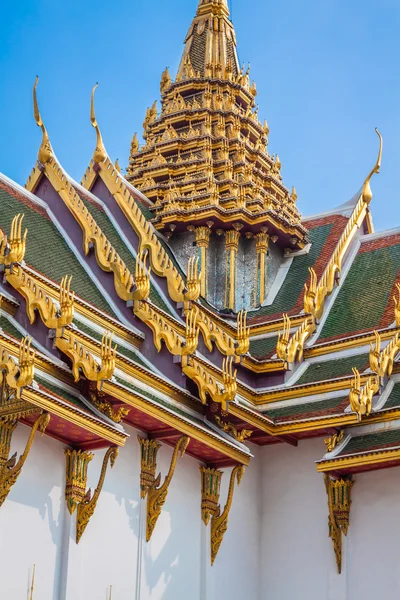 Roof of Wat Phra Kaew, Temple of the Emerald Buddha, Bangkok, Th — Stock Photo, Image