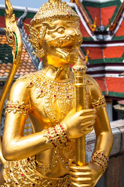 Ángulo de Oro en Wat Phra Kaeo, Templo del Buda Esmeralda y — Foto de Stock