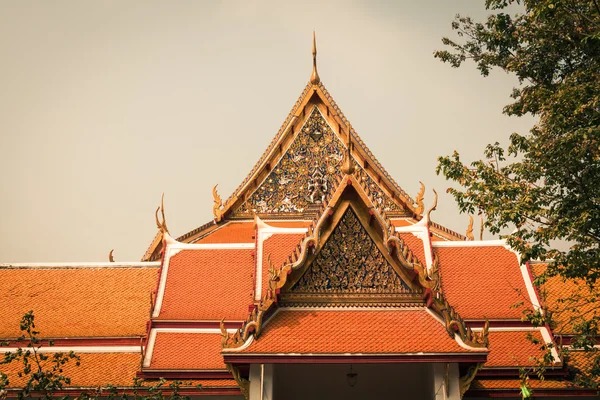 Typical buddhist monastery roof, Thailand — Stock Photo, Image