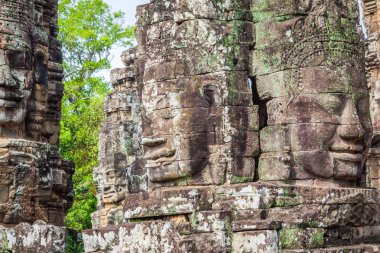 Angkor Wat, Kamboçya 'da taş duvar resimleri ve heykeller