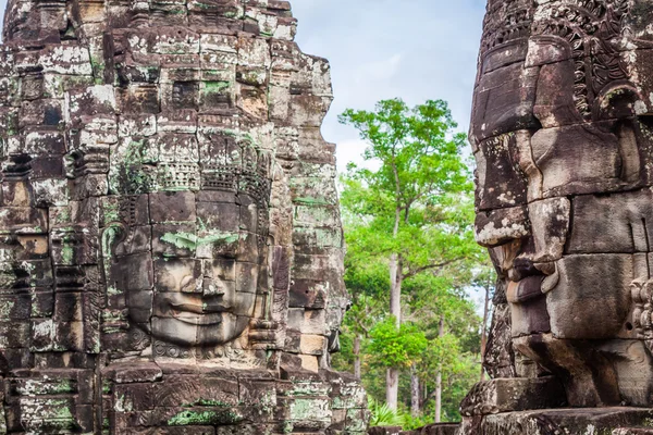 Kamenné malby a sochy v Angkor Wat, Kambodža — Stock fotografie