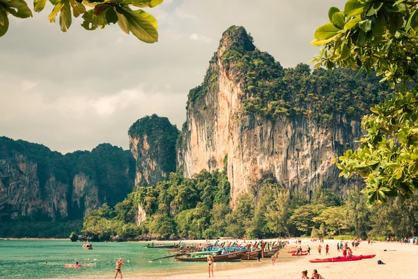 Krabi,Thailand,December 11,2013:Railay beach, Krabi, Andaman sea — Stock Photo, Image