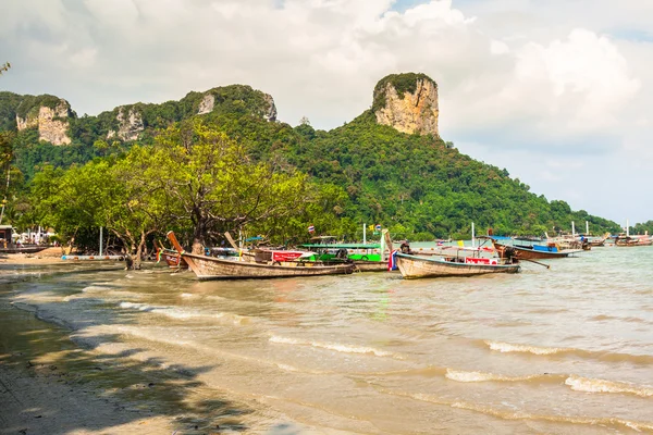 Krabi, Tajlandia, 11 grudnia, 2013:Railay plaża, Krabi, Andaman morze — Zdjęcie stockowe