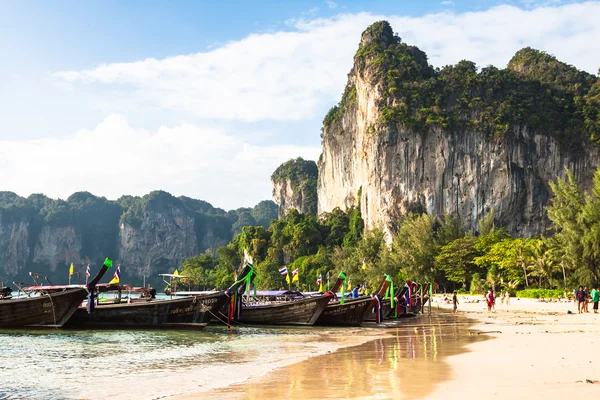 Krabi,Thailand,December 11,2013:Railay beach, Krabi, Andaman sea — Stock Photo, Image