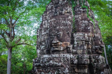 Bayon Tapınağı 'nın antik taş yüzleri, Angkor, Kamboçya
