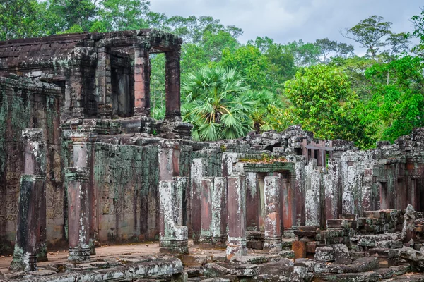 Angkor Thom Cambodia. Bayon khmer temple on Angkor Wat historica — Stock Photo, Image