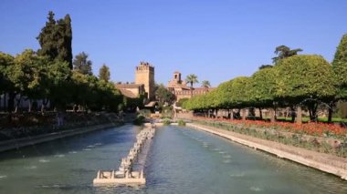 Alcazar Sarayı bahçelerine ve çeşmeler Cordoba, Endülüs, İspanya