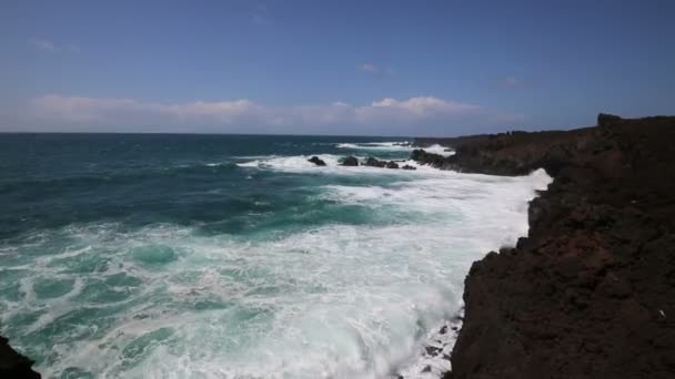 Lanzarote - Kanarya Adaları'nın vahşi kıyısı — Stok video