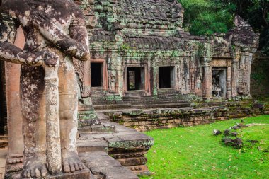 Kamboçya Angkor Thom Pra Khan Tapınağı kalıntıları