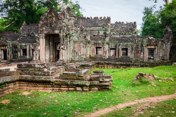 Ruiny chrámu Pra Khan v Angkor Thom v Kambodži — Stock fotografie