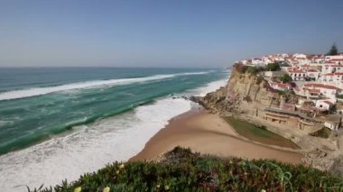 Azenhas do Mar, Sintra, Portekiz kıyı kasabası.