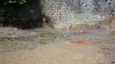 Kaplıca kaynar su, şehir Furnas, Sao Miguel Island, Azor Caldeiras ile.