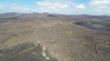 Lanzarote Adası'ndaki Volkanik Manzara'nın havadan çekilmiş video görüntüleri