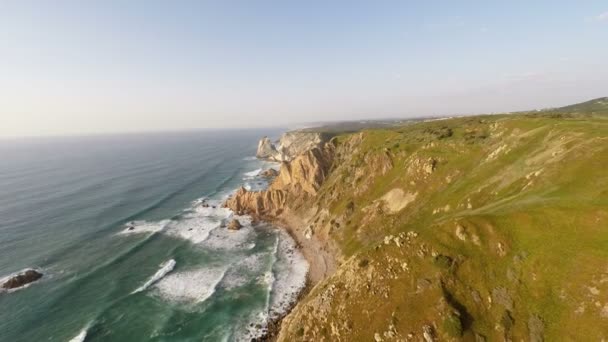 Luftaufnahmen des Cabo da Roca (Kap Roca) bilden das westlichste Festland Kontinentaleuropas. portugal — Stockvideo