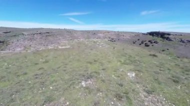 Havadan çekilen duraton kanyonu ve Sepulveda. Segovia. Castilla Leon. İspanya.