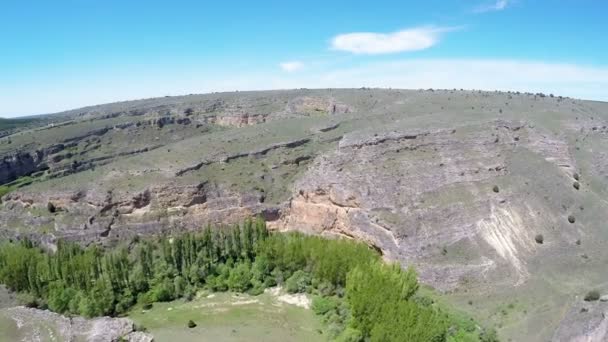 Luchtbeelden Duraton Canyon en Sepulveda. Segovia. Castilla Leon. Spanje. — Stockvideo