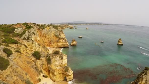 항공 영상 라고스, 폰 다 Piedade, Algarve, 포르투갈 — 비디오
